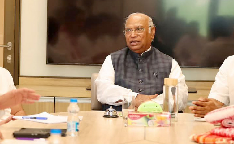kharge1.jpg