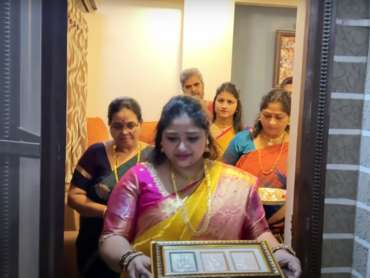 viswa_20new_20home_20ceremony1.jpg 2