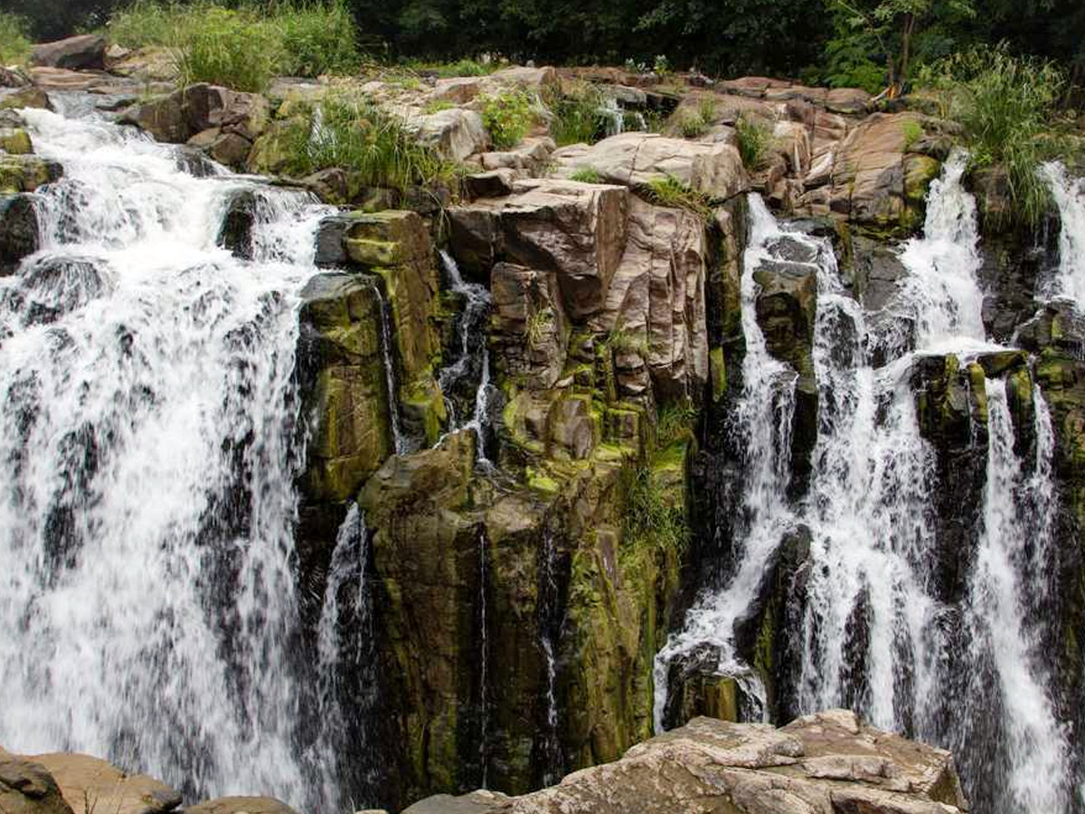 waterfalls_20in_20tamilanadu6.jpg 6