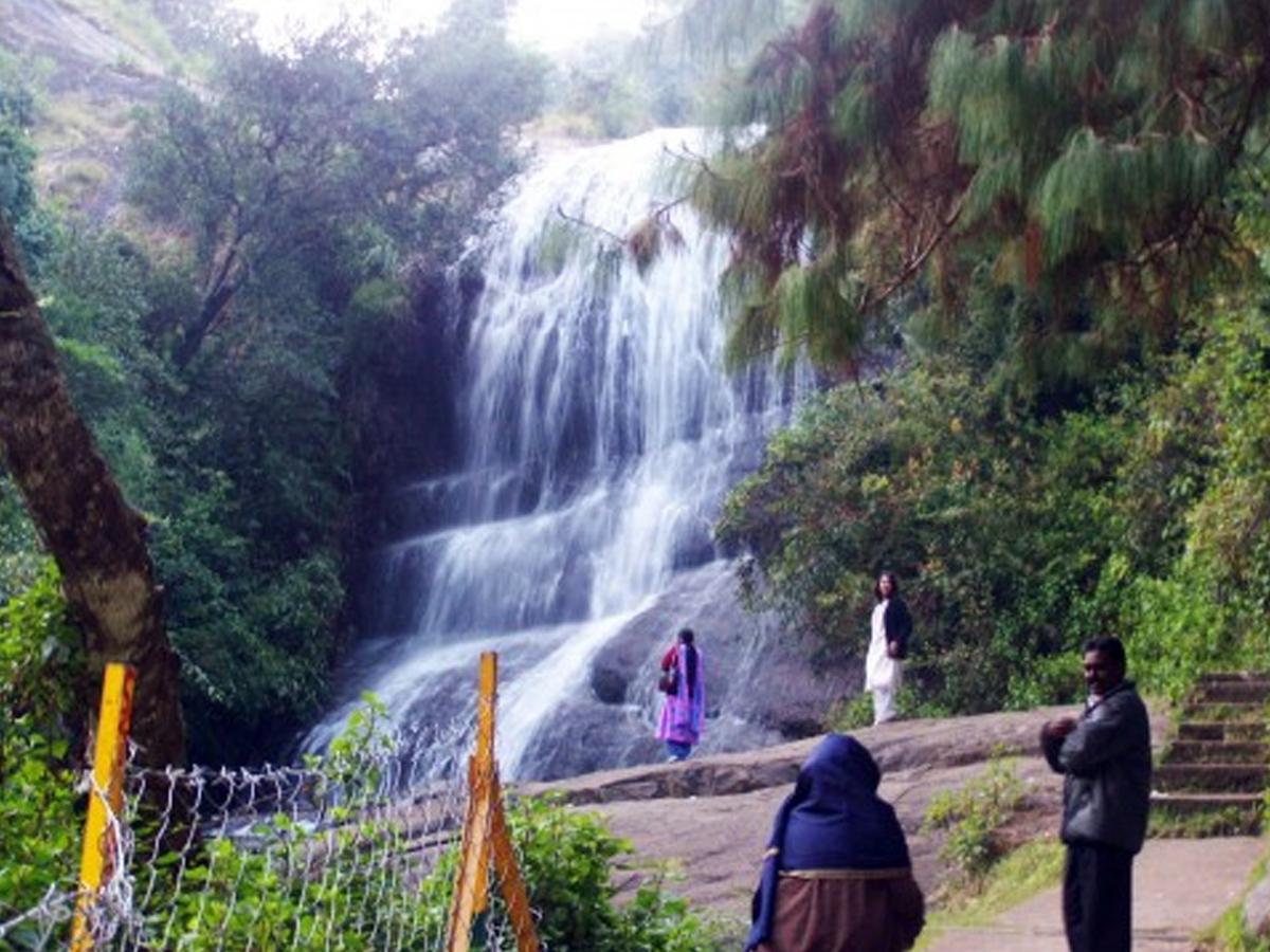 waterfalls_20in_20tamilanadu7_0.jpg 7