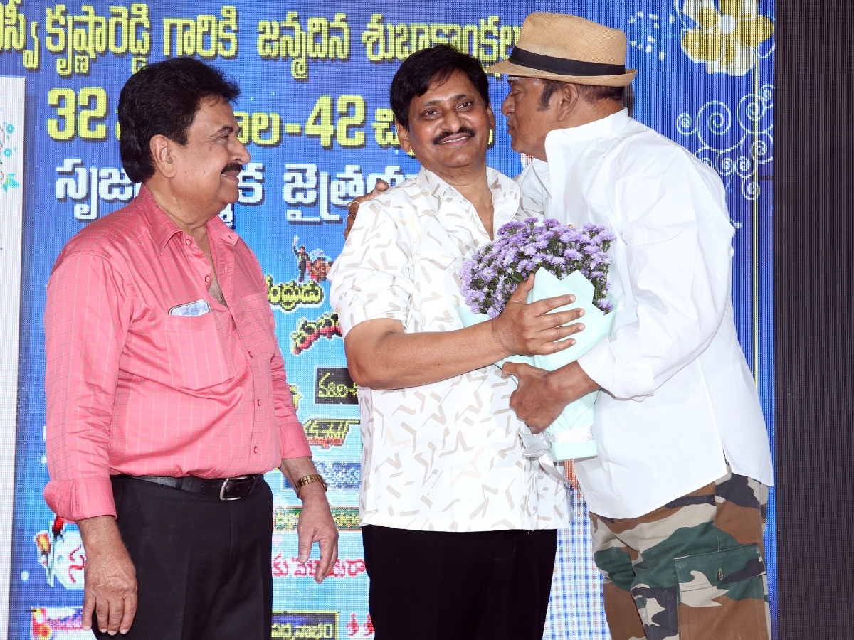 SV_20krishna_20reddy_20birthday13.jpg 13