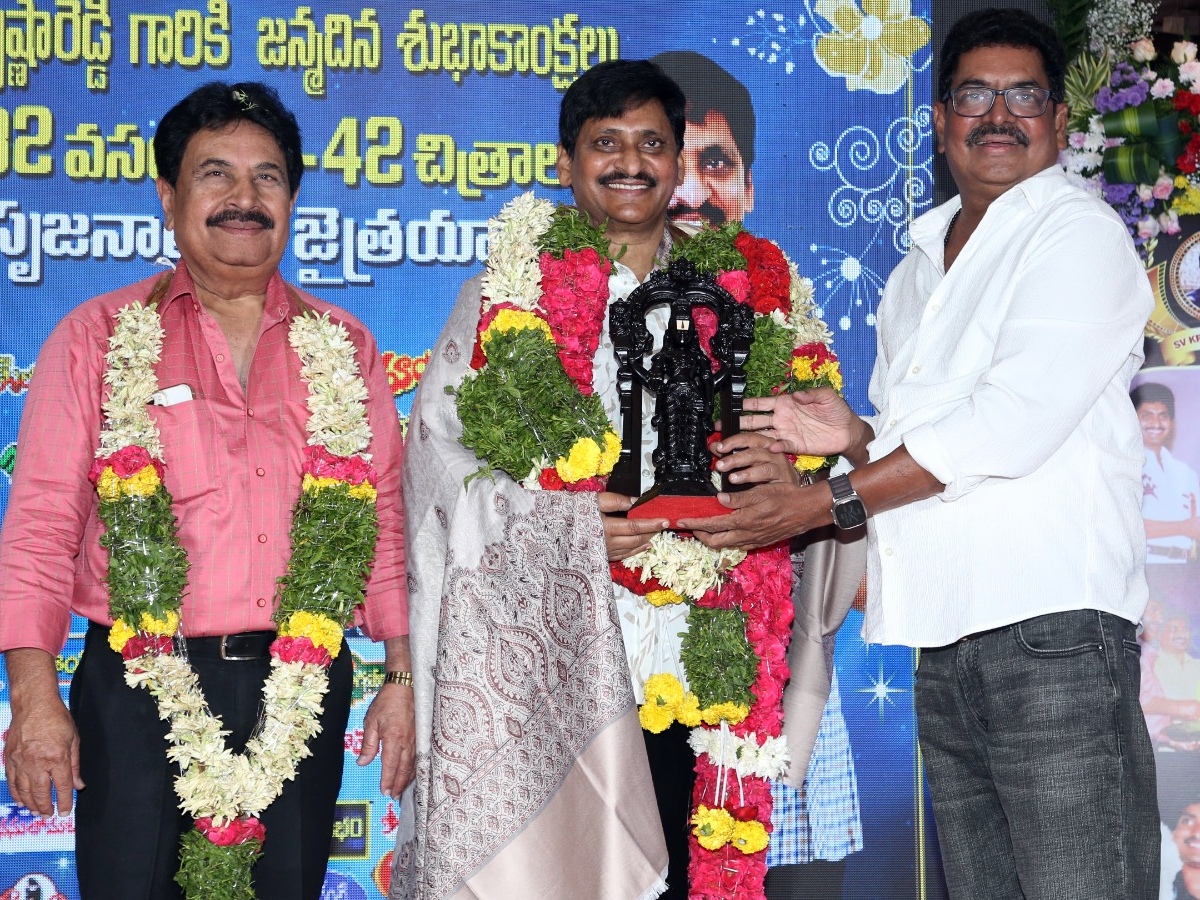 SV_20krishna_20reddy_20birthday4.jpg 4