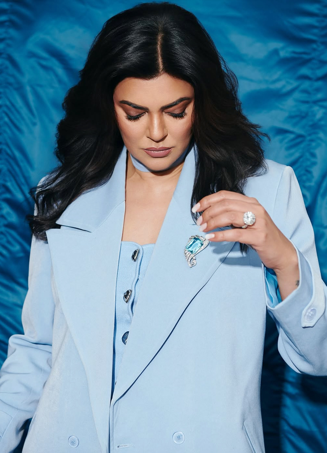 sushmithasen5.jpg 6