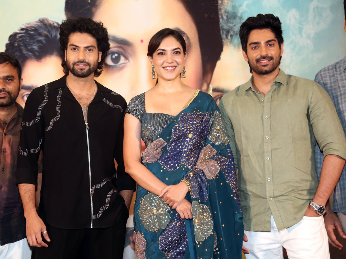 Devi_20and_20devika_20pressmeet1.jpg 3