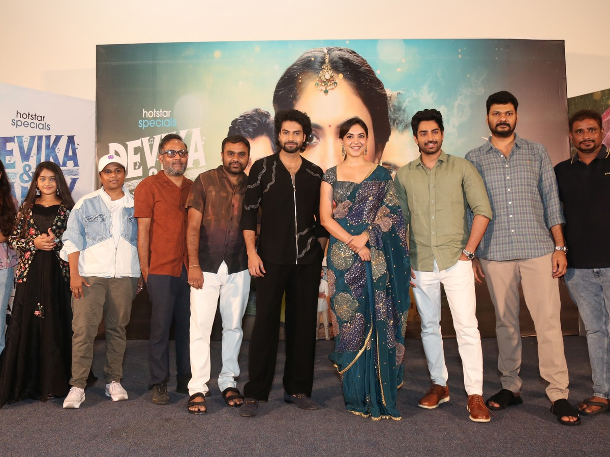 Devi_20and_20devika_20pressmeet2.jpg 2