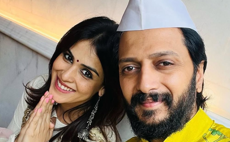 Genelia_20and_20Riteish_20Deshmukh_20cutest_20couples_20Photos_20_2812_29.jpg 12
