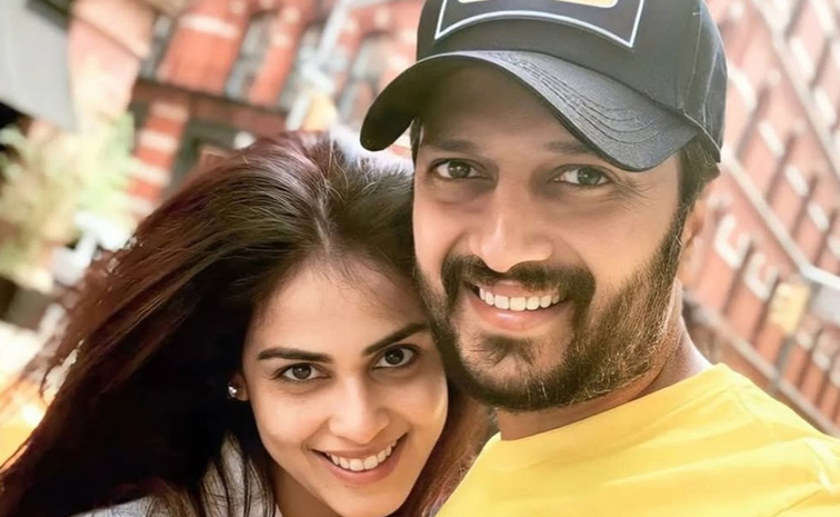 Genelia_20and_20Riteish_20Deshmukh_20cutest_20couples_20Photos_20_288_29.jpg 8