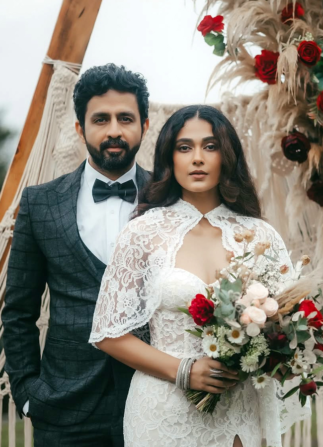 Malli_20raava_20actress_20wedding_20anniversary7.jpg 8