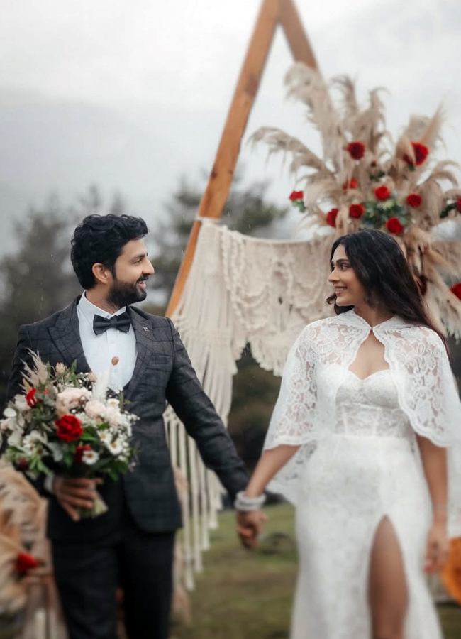Malli_20raava_20actress_20wedding_20anniversary8.jpg 9