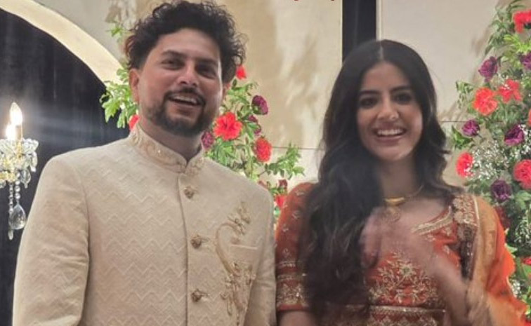 Kuldeep_20Yadav_20gets_20engaged_20to_20childhood_20friend_20Vanshika_20in_20Lucknow_20photos_20_282_29.jpg 3