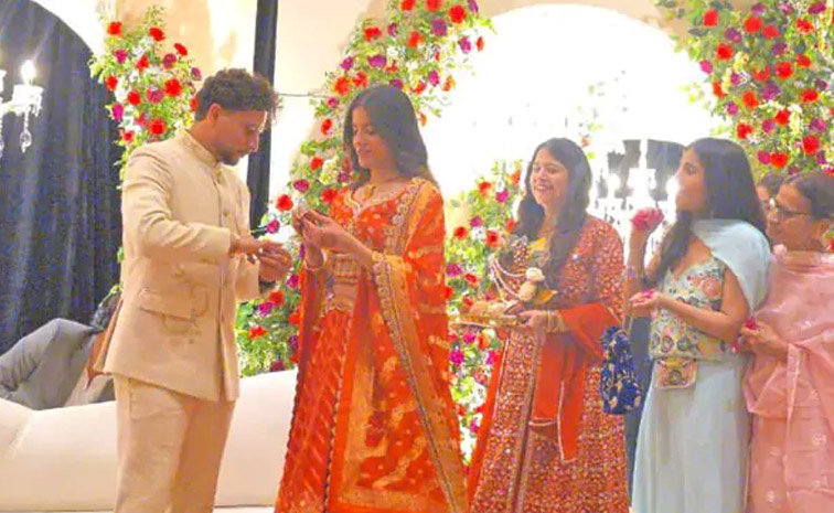 Kuldeep_20Yadav_20gets_20engaged_20to_20childhood_20friend_20Vanshika_20in_20Lucknow_20photos_20_286_29.jpg 1