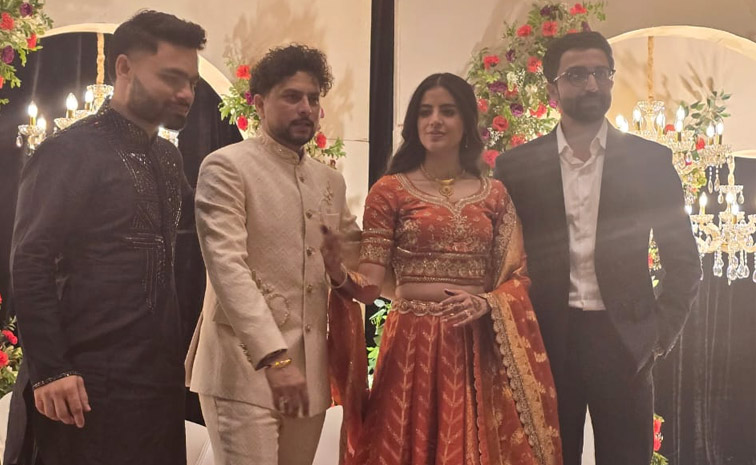 Kuldeep_20Yadav_20gets_20engaged_20to_20childhood_20friend_20Vanshika_20in_20Lucknow_20photos_20_288_29.jpg 8