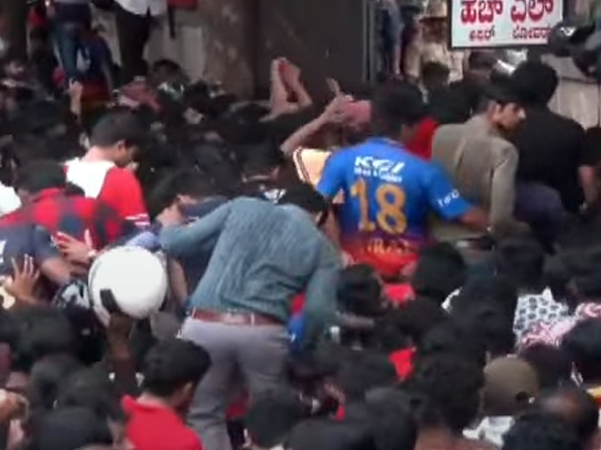 tokkisalata_20in_20chinnaswamy_20stadium3.jpg 5