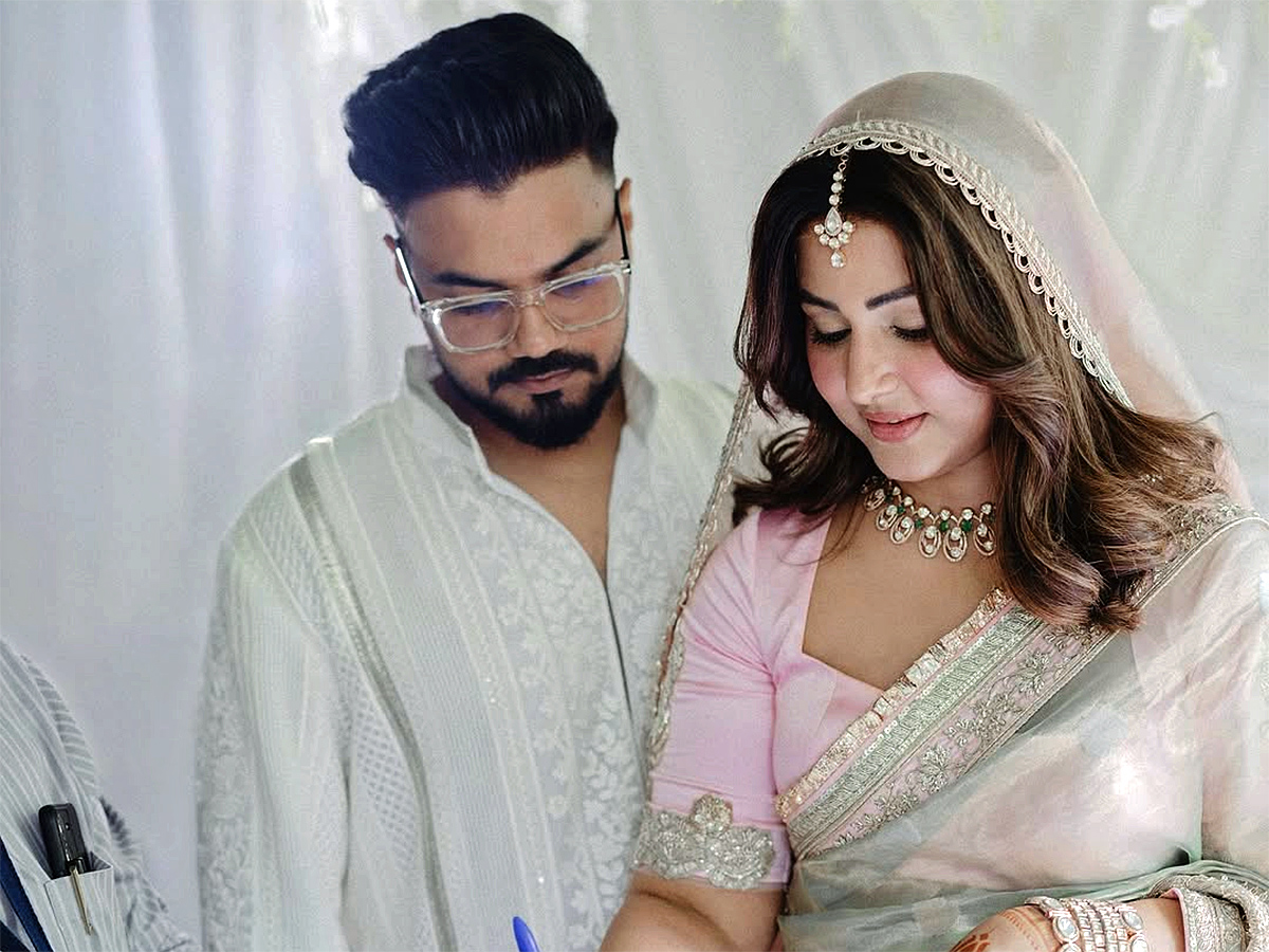 Hina_20Khan_20marries_20Rocky_20Jaiswal_20in_20an_20intimate_20ceremony_20amid_20cancer_20battle_20Photos__20_2810_29.jpg 10