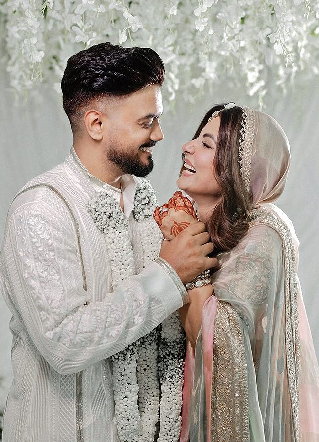 Hina_20Khan_20marries_20Rocky_20Jaiswal_20in_20an_20intimate_20ceremony_20amid_20cancer_20battle_20Photos__20_2811_29.jpg 11