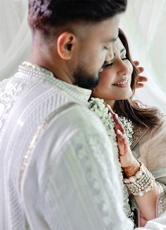 Hina_20Khan_20marries_20Rocky_20Jaiswal_20in_20an_20intimate_20ceremony_20amid_20cancer_20battle_20Photos__20_2813_29.jpg 13