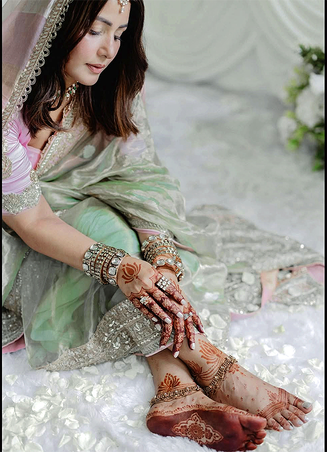 Hina_20Khan_20marries_20Rocky_20Jaiswal_20in_20an_20intimate_20ceremony_20amid_20cancer_20battle_20Photos__20_2815_29.jpg 15