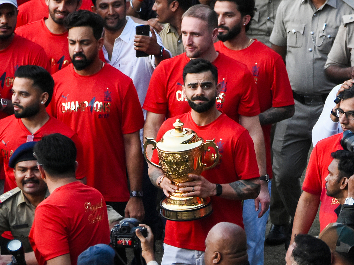 IPL_202025_20winning_20Royal_20Challengers_20Bengaluru_20team_20felicitation_20ceremony_20at_20the_20Chinnaswamy_20Stadium__20_2810_29.jpg 10