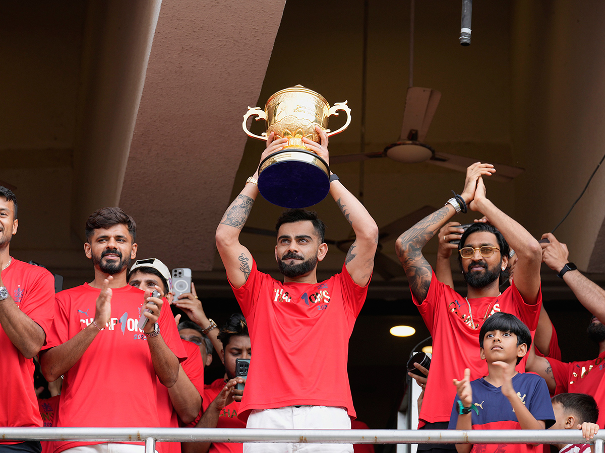 IPL_202025_20winning_20Royal_20Challengers_20Bengaluru_20team_20felicitation_20ceremony_20at_20the_20Chinnaswamy_20Stadium__20_2817_29.jpg 17