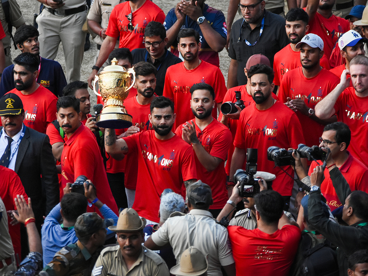 IPL_202025_20winning_20Royal_20Challengers_20Bengaluru_20team_20felicitation_20ceremony_20at_20the_20Chinnaswamy_20Stadium__20_2819_29.jpg 19