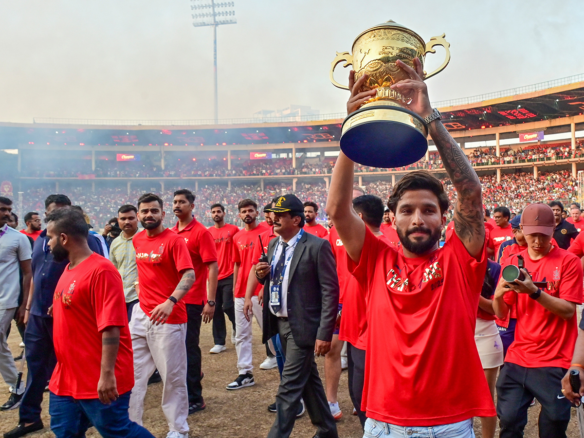 IPL_202025_20winning_20Royal_20Challengers_20Bengaluru_20team_20felicitation_20ceremony_20at_20the_20Chinnaswamy_20Stadium__20_2821_29.jpg 21