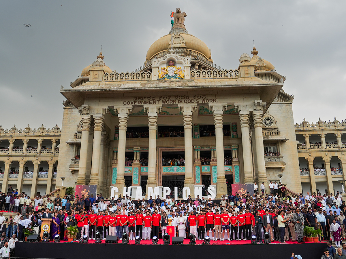 IPL_202025_20winning_20Royal_20Challengers_20Bengaluru_20team_20felicitation_20ceremony_20at_20the_20Chinnaswamy_20Stadium__20_283_29.jpg 3
