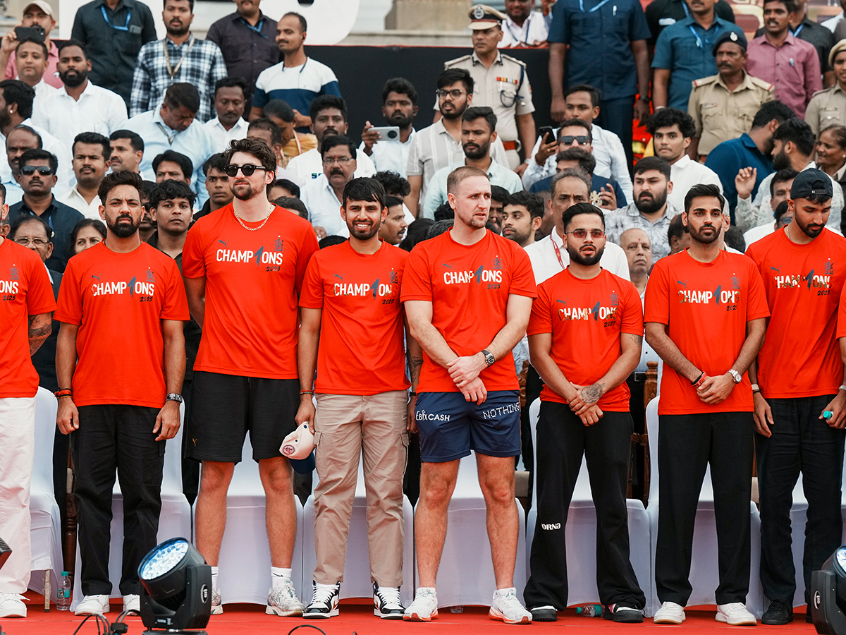 IPL_202025_20winning_20Royal_20Challengers_20Bengaluru_20team_20felicitation_20ceremony_20at_20the_20Chinnaswamy_20Stadium__20_285_29.jpg 5