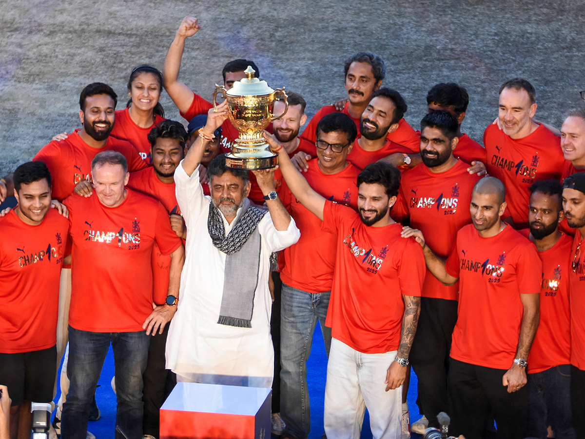 IPL_202025_20winning_20Royal_20Challengers_20Bengaluru_20team_20felicitation_20ceremony_20at_20the_20Chinnaswamy_20Stadium__20_287_29.jpg 7