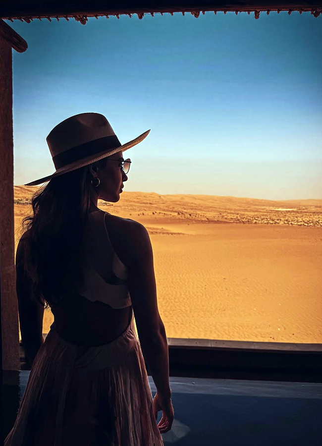 Samantha_20in_20dubai1.jpg 2