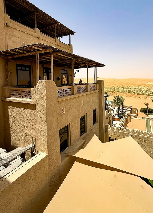 Samantha_20in_20dubai12.jpg 13