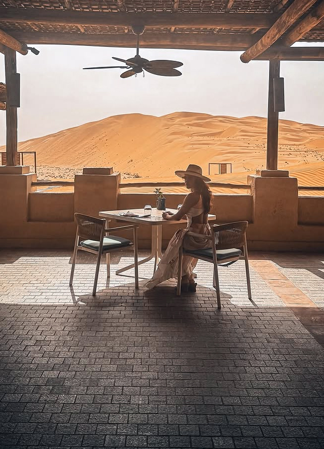 Samantha_20in_20dubai2.jpg 3