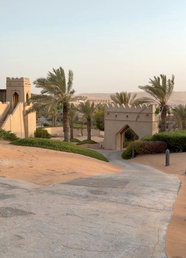 Samantha_20in_20dubai3.jpg 4