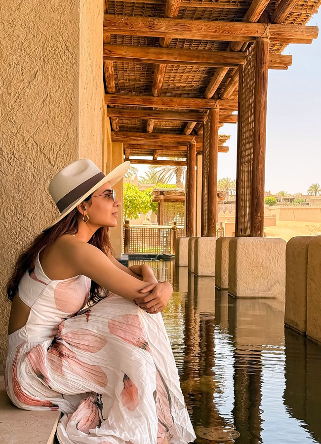 Samantha_20in_20dubai5.jpg 6