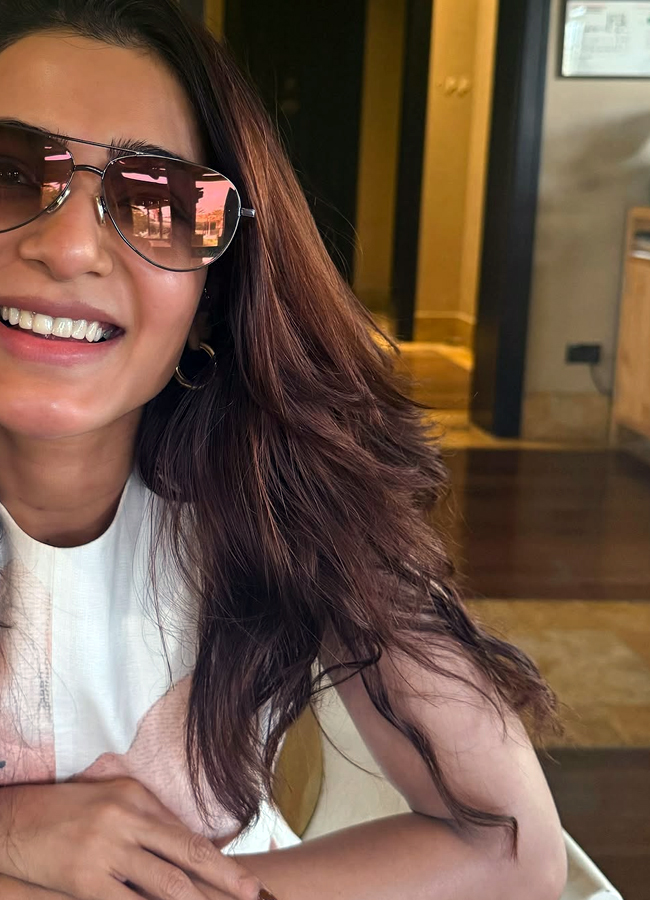 Samantha_20in_20dubai6.jpg 7