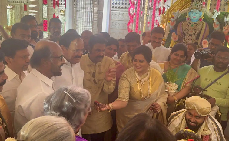 Senior_20Actress_20Sumalatha_20son_20Abhishek_20wedding_20Anniversary_20Photos_20_287_29.jpg 7
