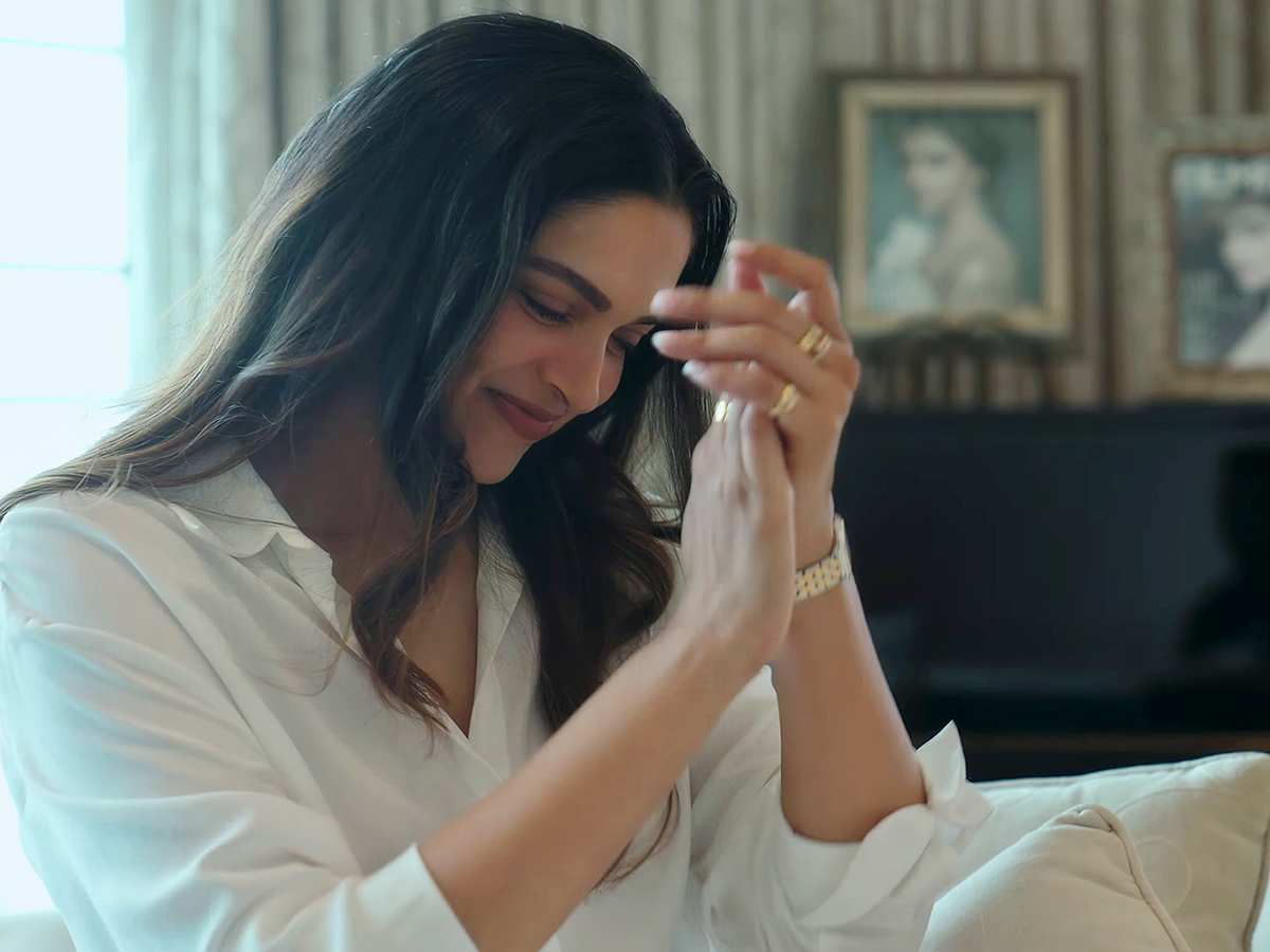 Deepika_20Padukone_20In_20Allu_20Arjun_20And_20Atlee_20AA26_20Movie_20Glimpse_20Stills_20Viral_7.jpg 7