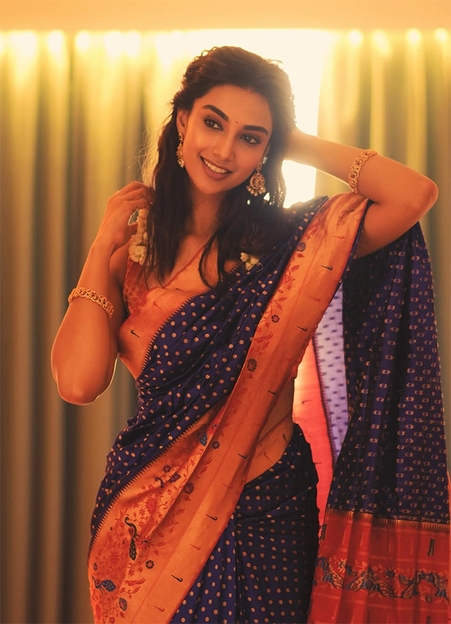 Tollywood_20Actress_20Meenakshi_20Chaudhary_20HD_20Photo_20Gallery__20_2818_29.jpg 18