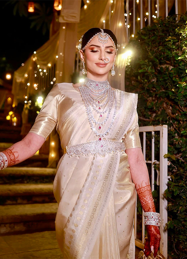 Akhil_20Akkineni_20And_20Zainab_20Wedding_20Looks_20Viral_20Photos__20_285_29.jpg 5