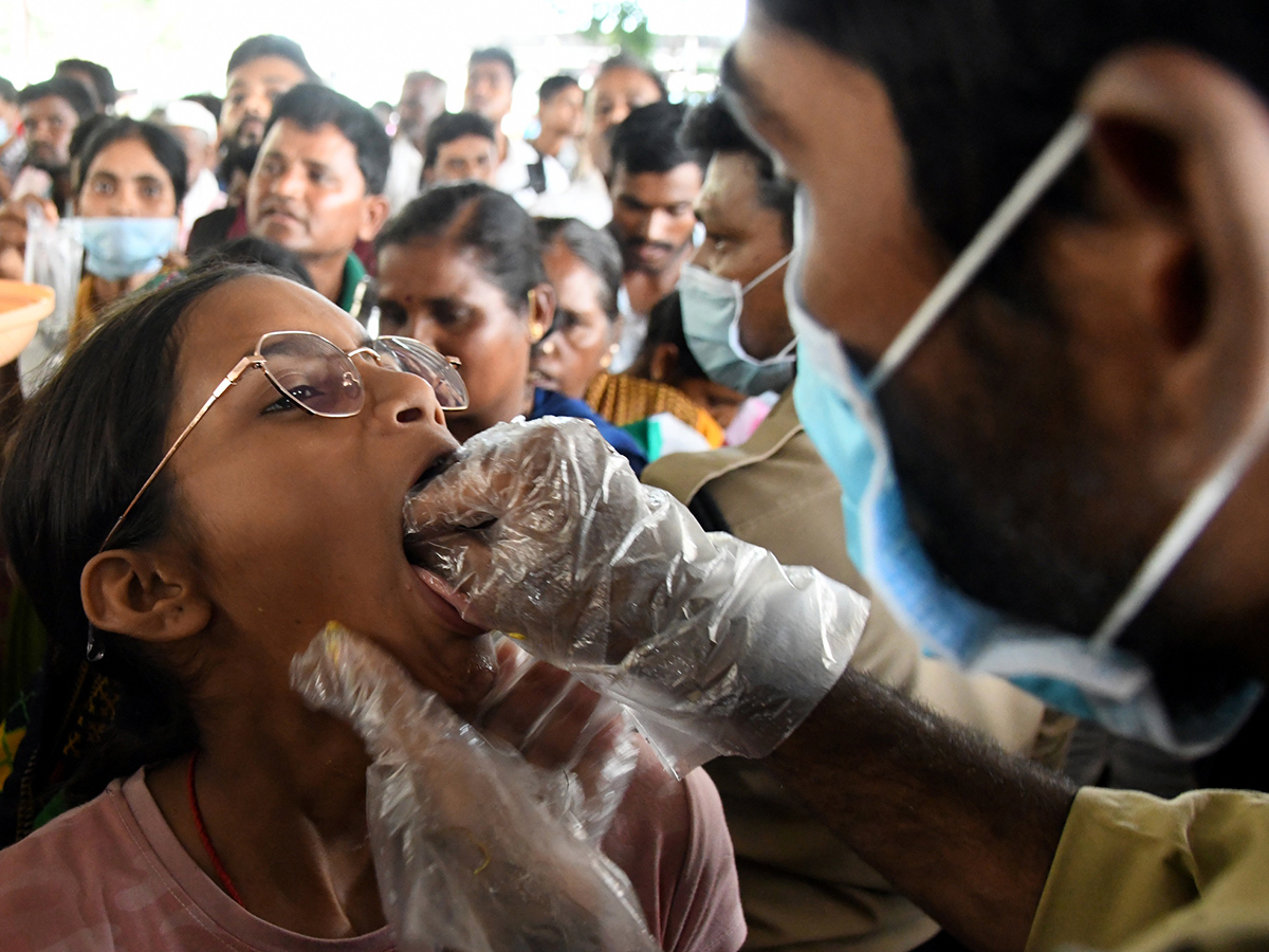 Chepa_20Mandu_20Prasadam_20In_20Nampally_20Exhibition_20Grounds_20Hyderabad__20_2815_29.jpg 15