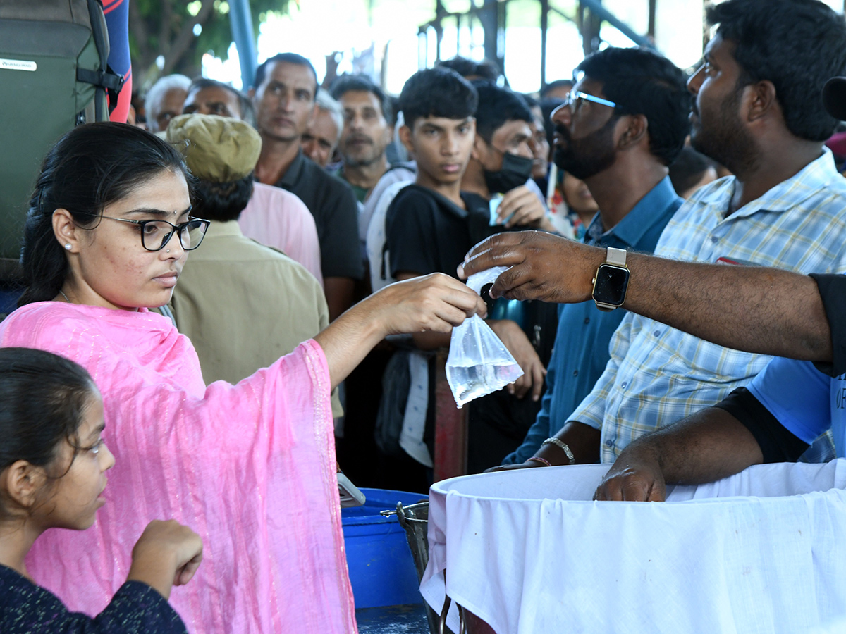 Chepa_20Mandu_20Prasadam_20In_20Nampally_20Exhibition_20Grounds_20Hyderabad__20_2831_29.jpg 31