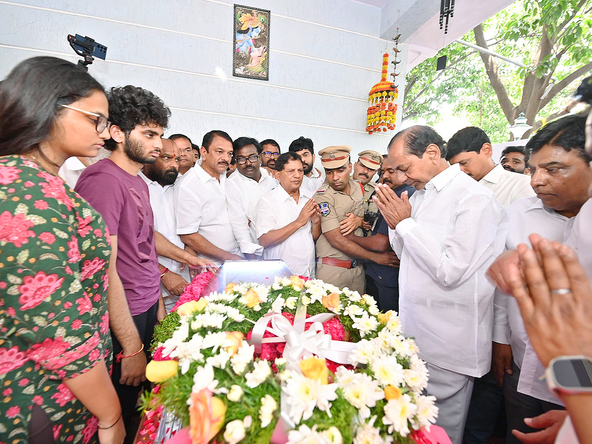 KCR_20Emotional_20On_20Seeing_20MLA_20Maganti_20Gopinath_20Photos__20_289_29.jpg 9