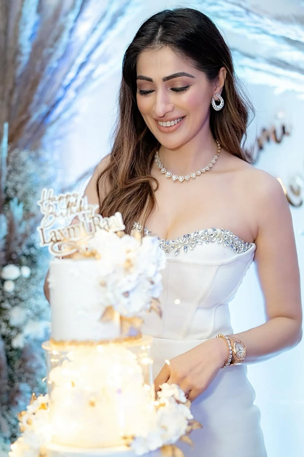 Raai_20Laxmi_20Birthday_20Celebrations_20Photos_20_2817_29.jpg 18