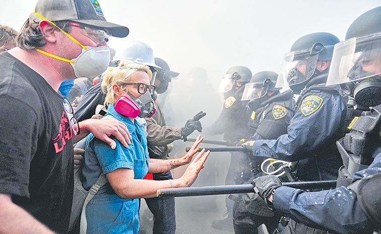 IMMIGRATION-RAIDS-LOS-ANGEL.jpg