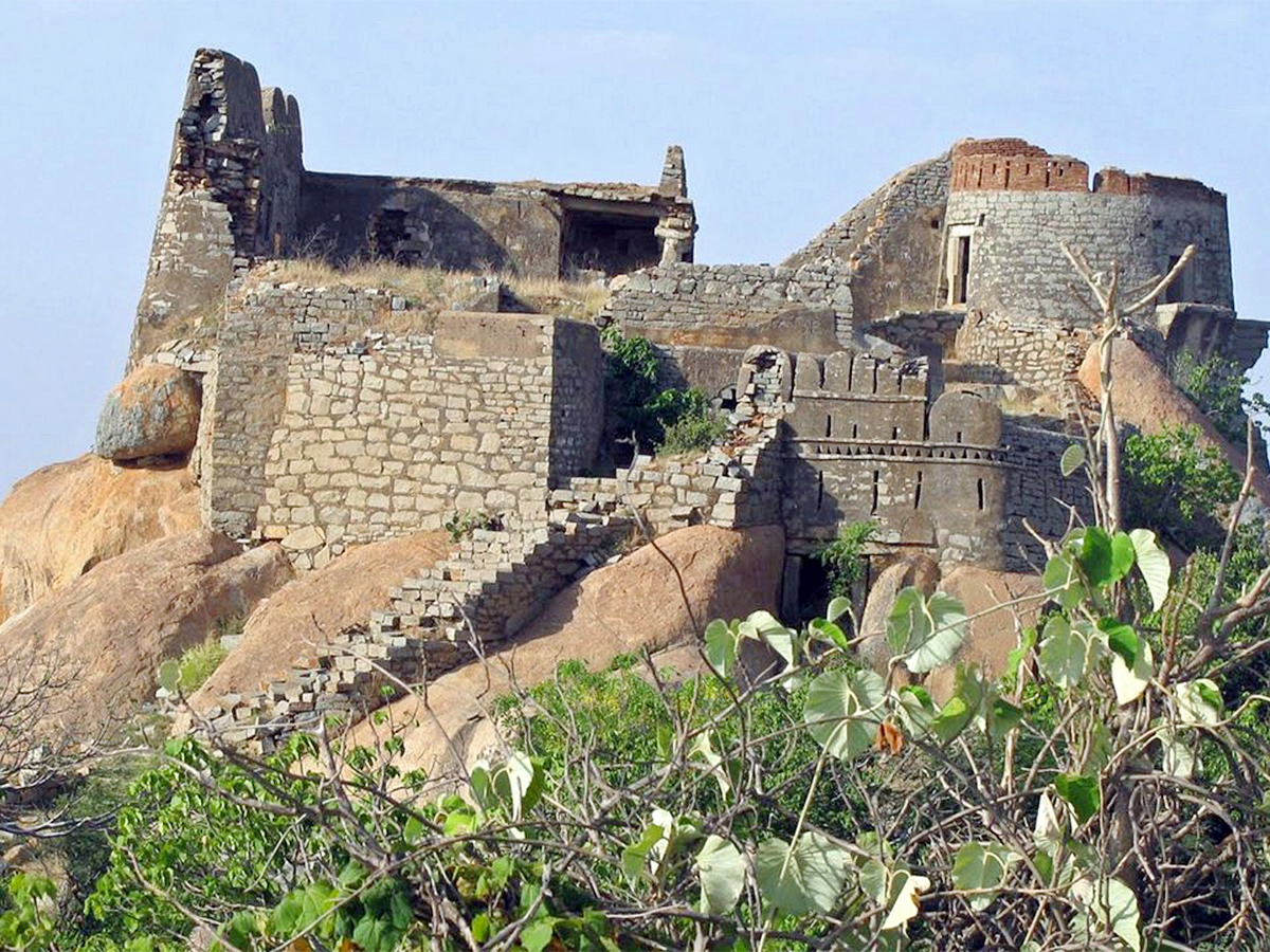 Penukonda-is-situated-in-Anantapur-district-of-Andhra-Pradesh_6.jpg 7