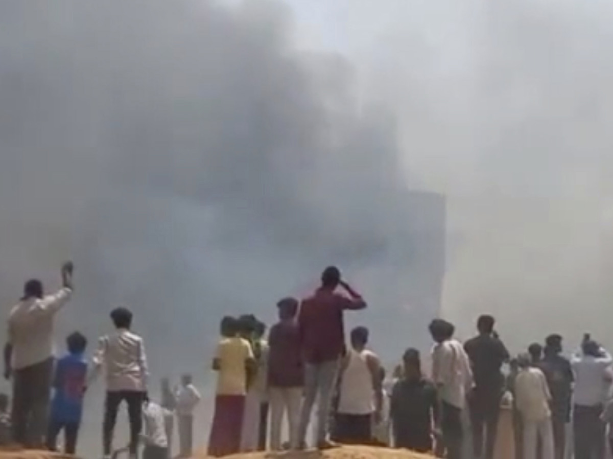 Air_20India_20Ahmedabad-London_20flight_20crashes_20near_20airport_20in_20Meghani_20area_20Photos_1_20_283_29.jpg 16