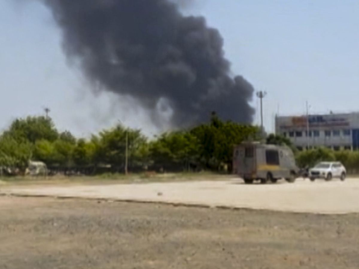 Air_20India_20Ahmedabad-London_20flight_20crashes_20near_20airport_20in_20Meghani_20area_20Photos_20_287_29.jpg 8