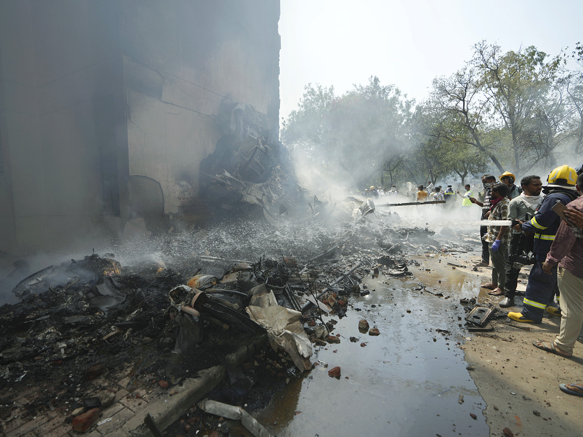 Air_20India_20Ahmedabad-London_20flight_20crashes_20near_20airport_20in_20Meghani_20area_20Photos_3_20_282_29.jpg 22