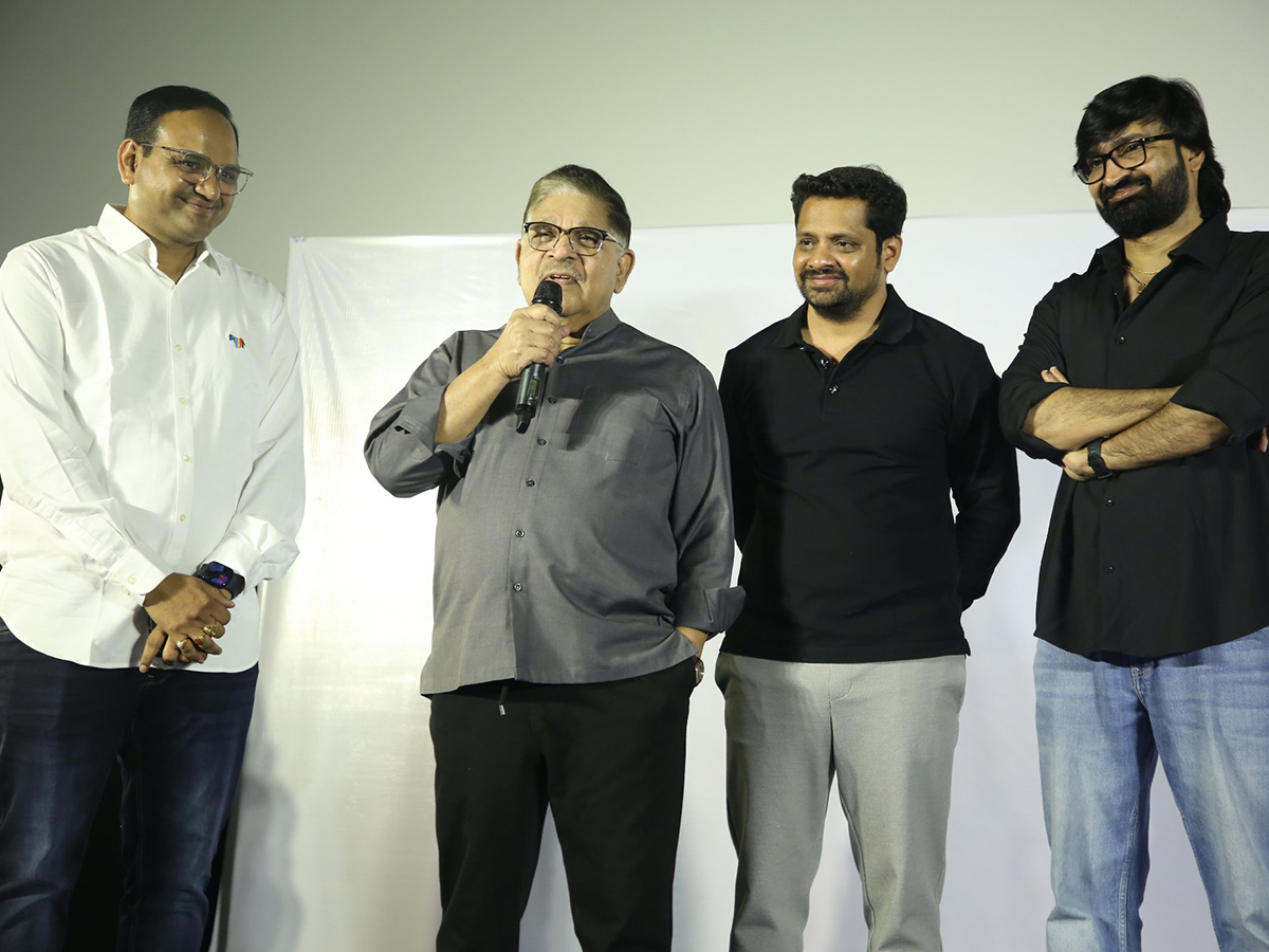 Mithra_20Mandali_20Teaser_20Launch_20on_20June_2012_20Photos__20_281_29.jpg 1