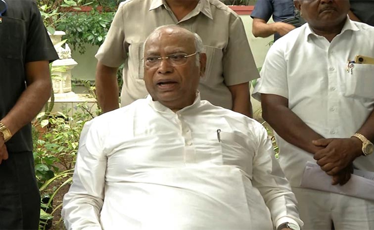 kharge.jpg