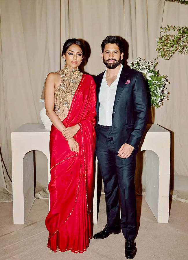 Sobhita_20Dhulipala_20and_20Naga_20Chaitanya_20stun_20at_20Akhil_20Zainab_20reception__20_284_29.jpg 4